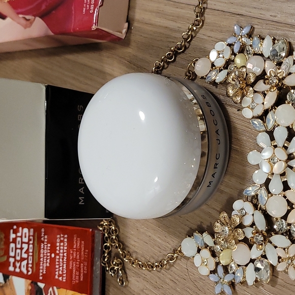 marc jacobs finish line powder ( invisible #34 - Picture 3 of 3